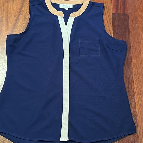 Olive & Oak Navy Blue Sleeveless Fitted Blouse size L tan cream button front - Picture 2 of 7